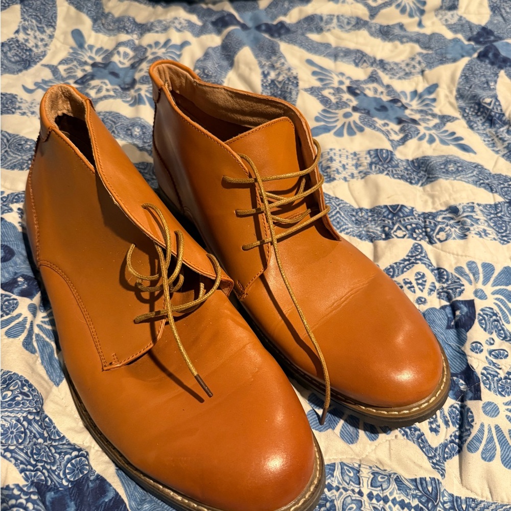 Men's Classic Brown Chukka Boots
